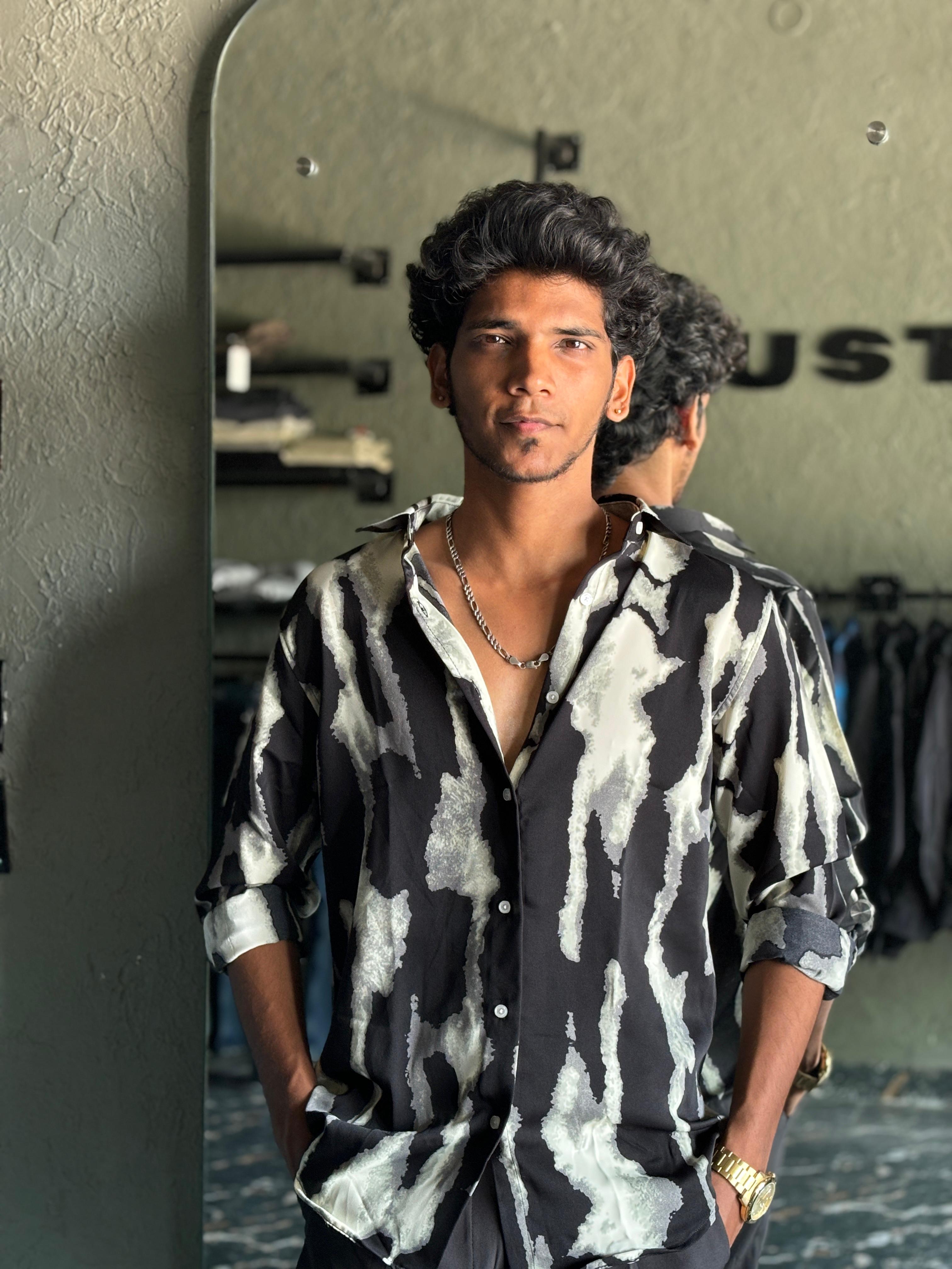 Black and white viscose shirts Black and white viscose shirts