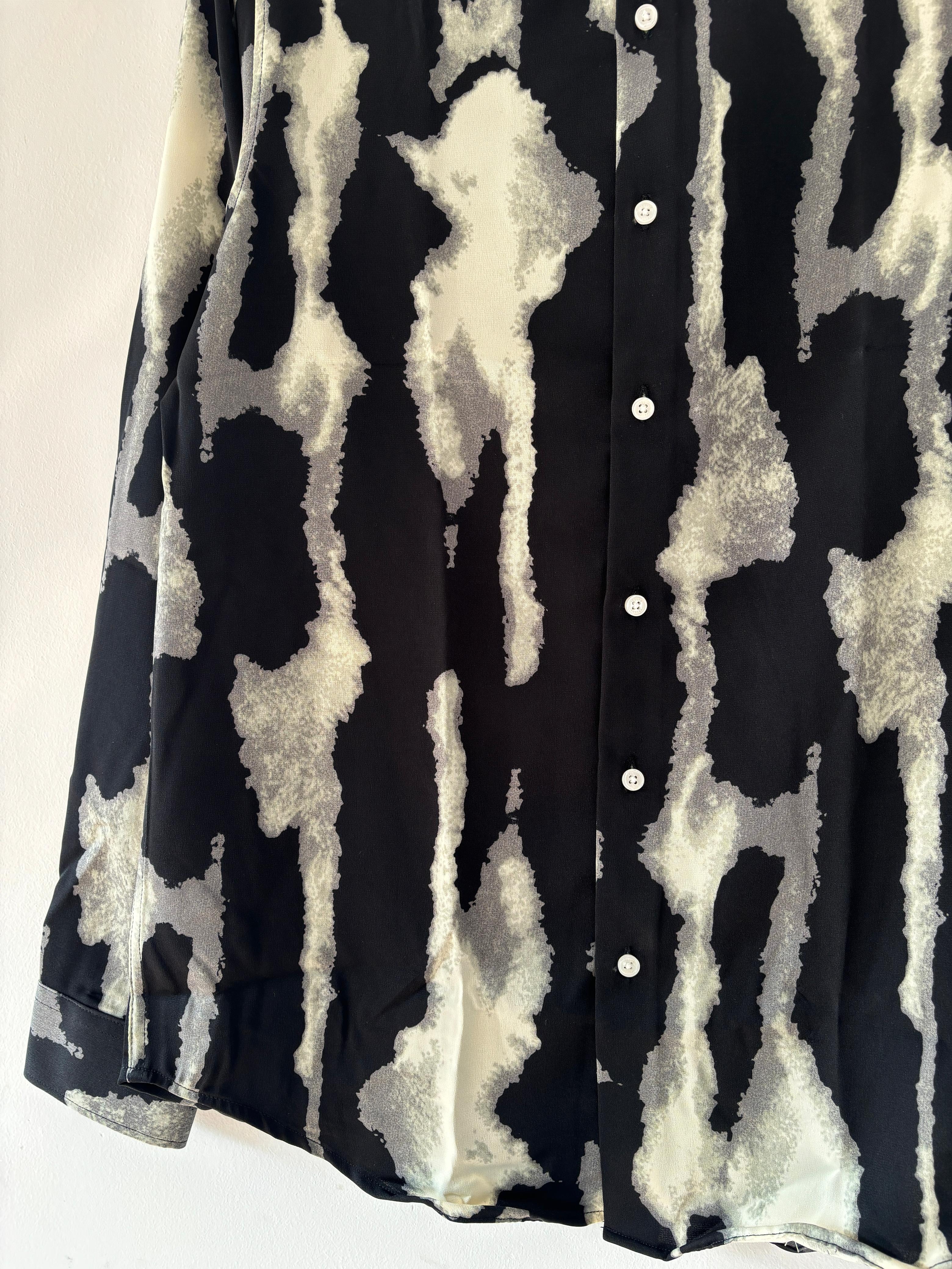 Black and white viscose shirts Black and white viscose shirts
